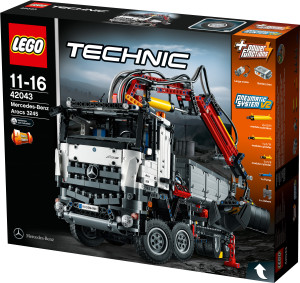 Ab 1. August 2015 ist der LEGO Technic Mercedes-Benz Arocs 3245 Kipper im Handel erhältlich