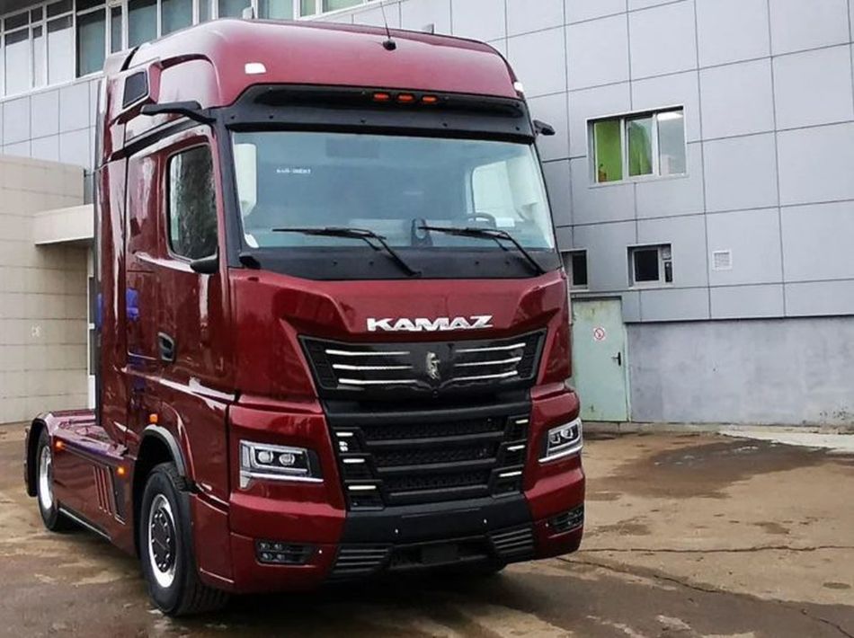 Kamaz Continent with Mirrorcam – Iepieleaks